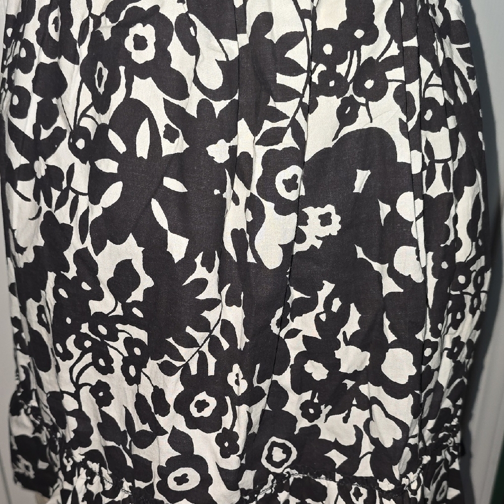 SIMPLY ENVOGUE Stylish Black Red Cream Apron Floral Apron - Picture 5 of 14